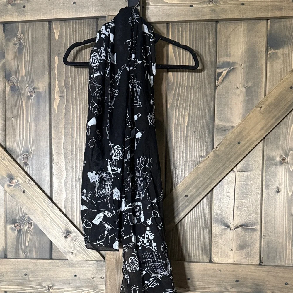 Carven Black and White Patterned‎ Scarf